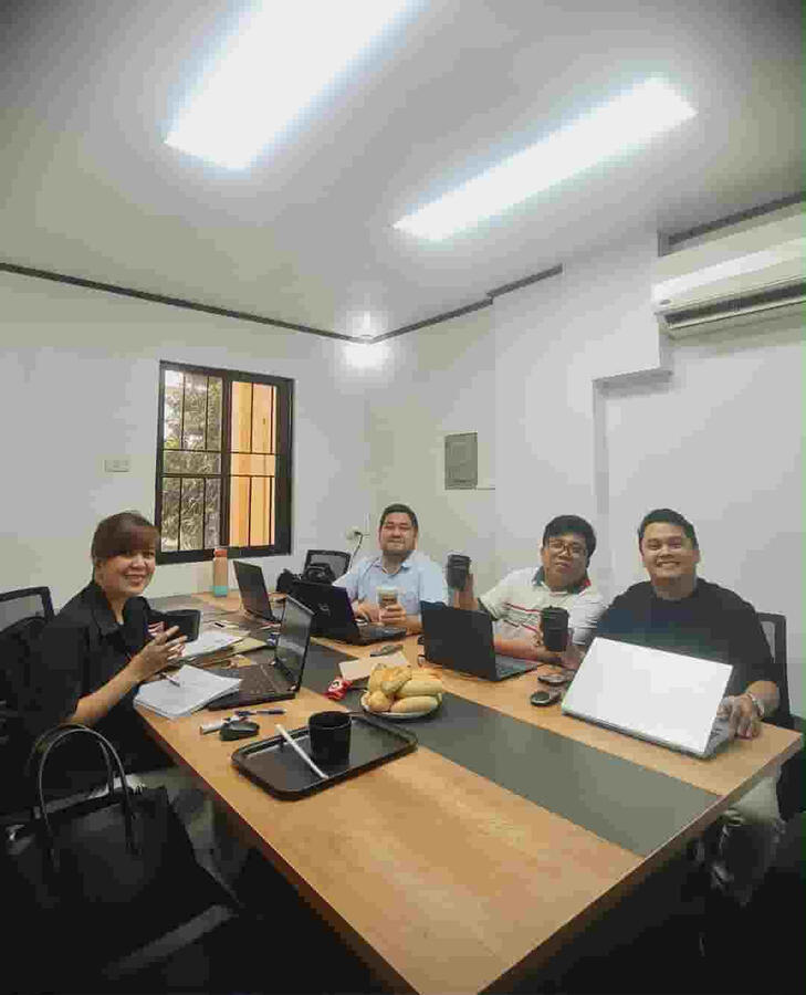 Wrapping up the final details of the flight session.